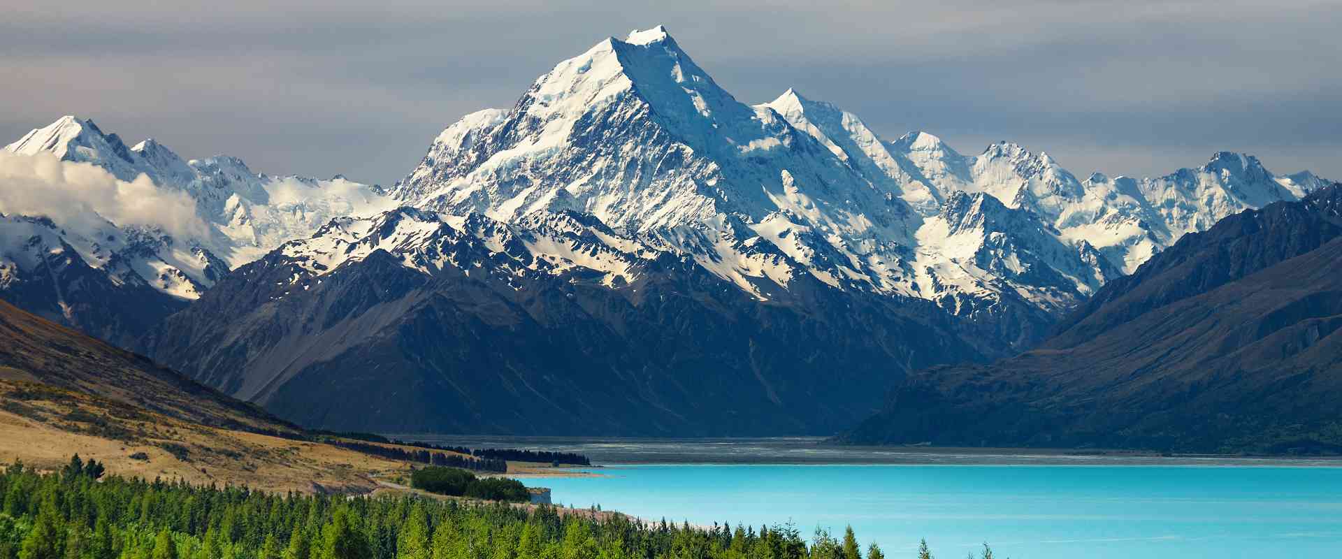 Aoraki / Mount Cook rising above the turquoise water of Lake Pukaki